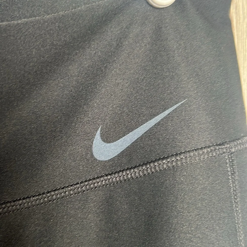 Women’s Nike Dri Fit Crop Black leggings size Medium